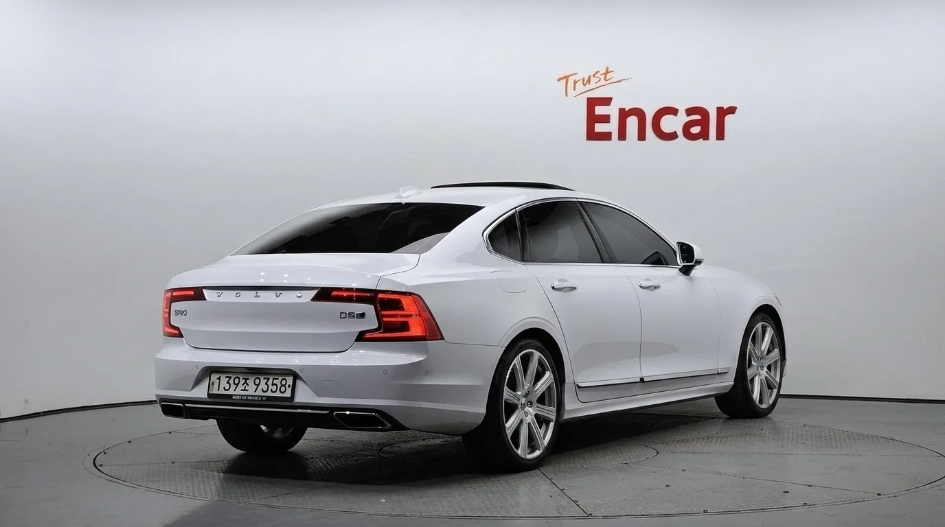 2019 Volvo S90