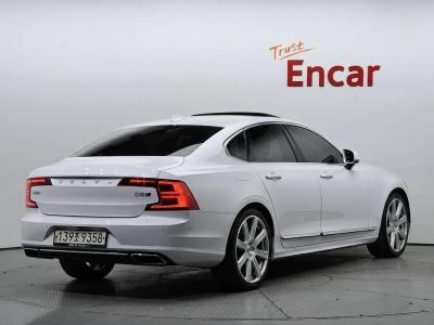 2019 Volvo S90