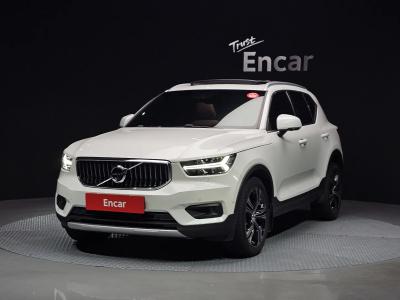 2021 Volvo XC40