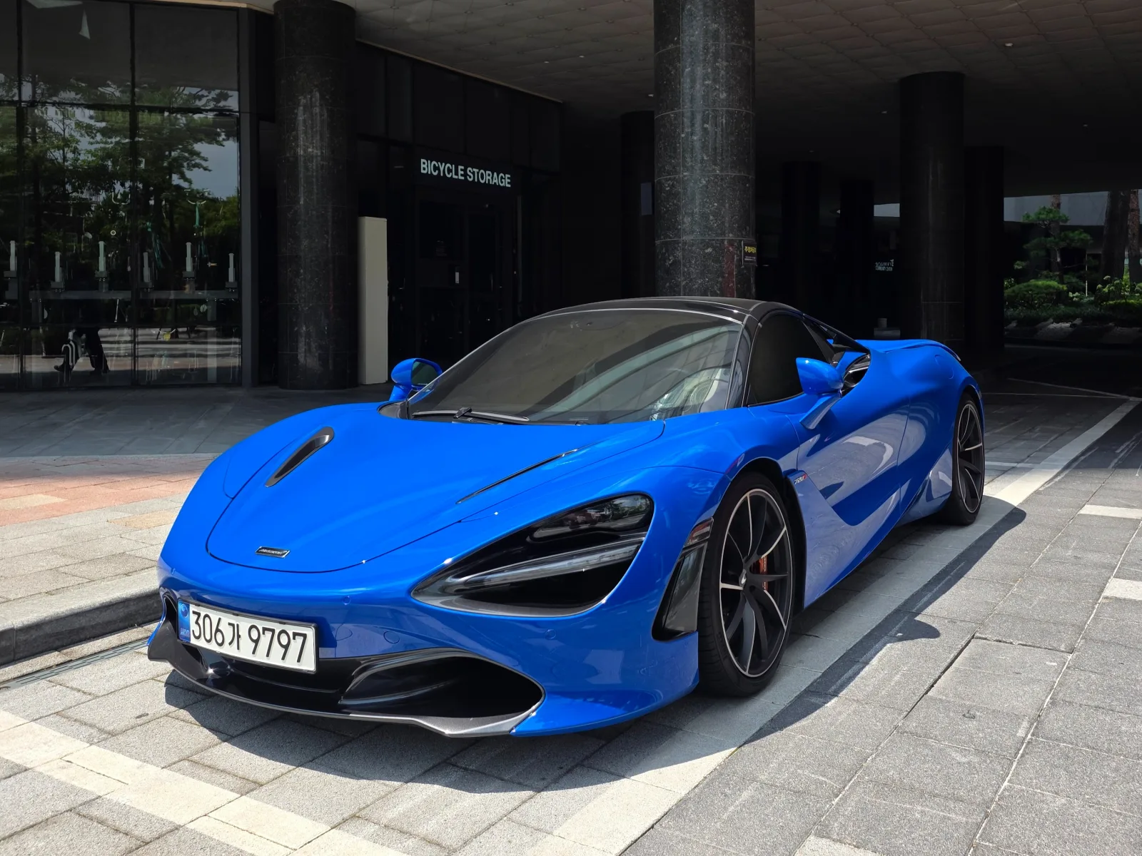2022 McLaren 720S