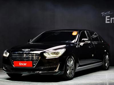 2017 Genesis EQ900