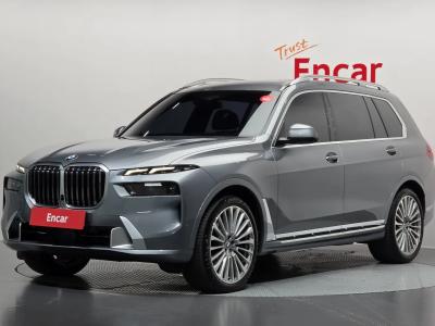 2023 BMW X7