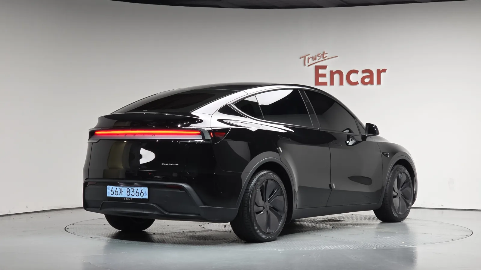 2025 Tesla Model Y