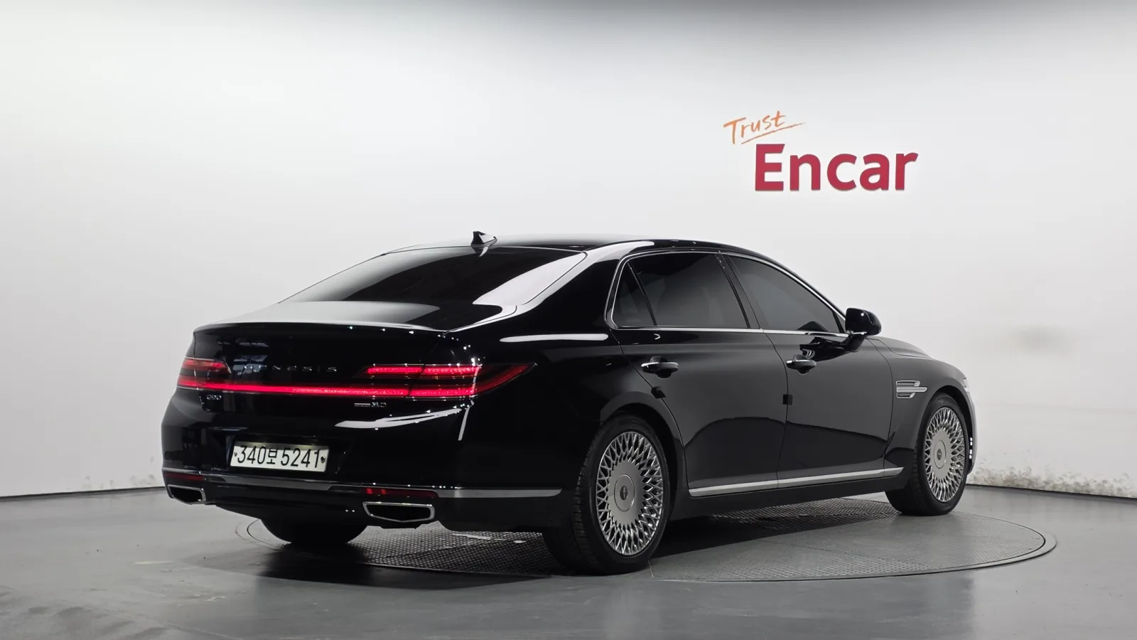 2019 Genesis G90