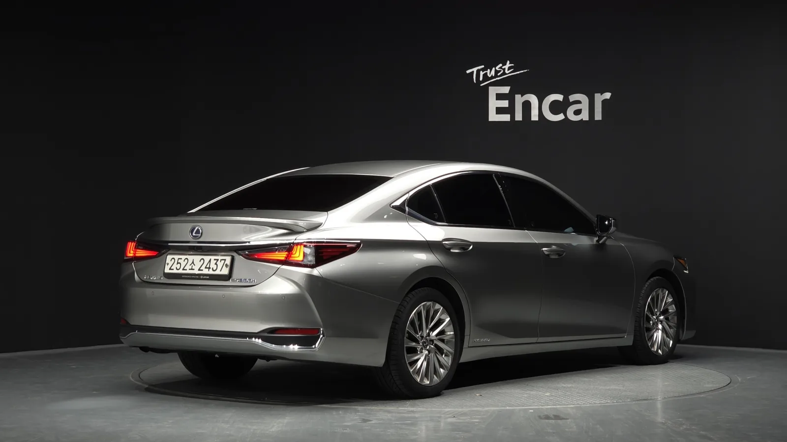 2021 Lexus ES