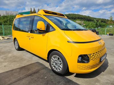2025 Hyundai Staria