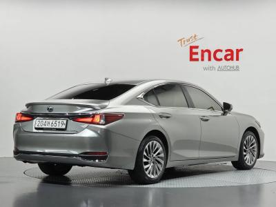 2023 Lexus ES