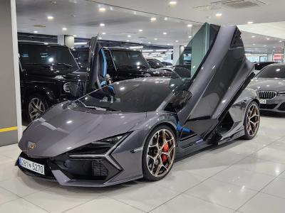 2025 Lamborghini Revuelto