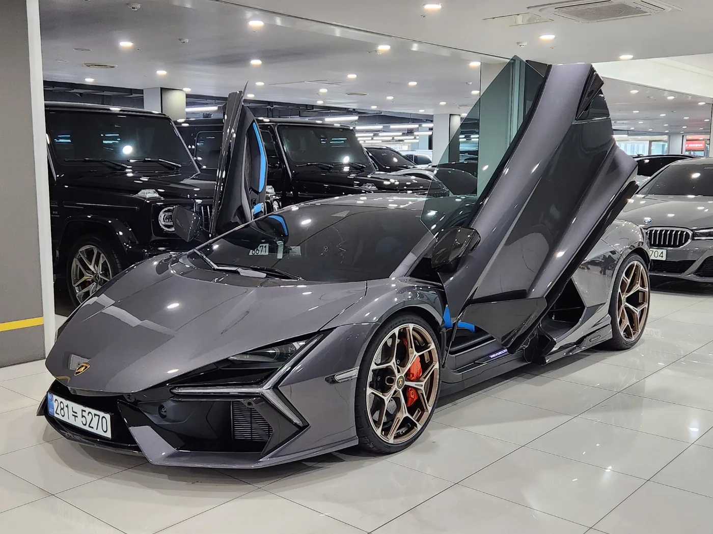 2025 Lamborghini Revuelto