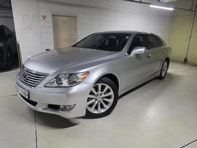 2012 Lexus LS