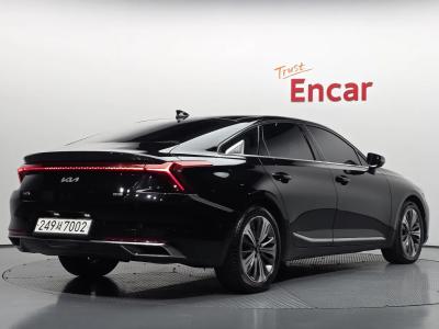 2023 Kia K8