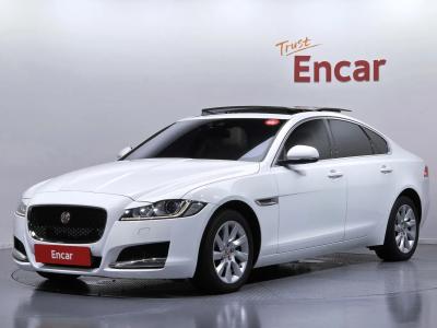 2017 Jaguar XF