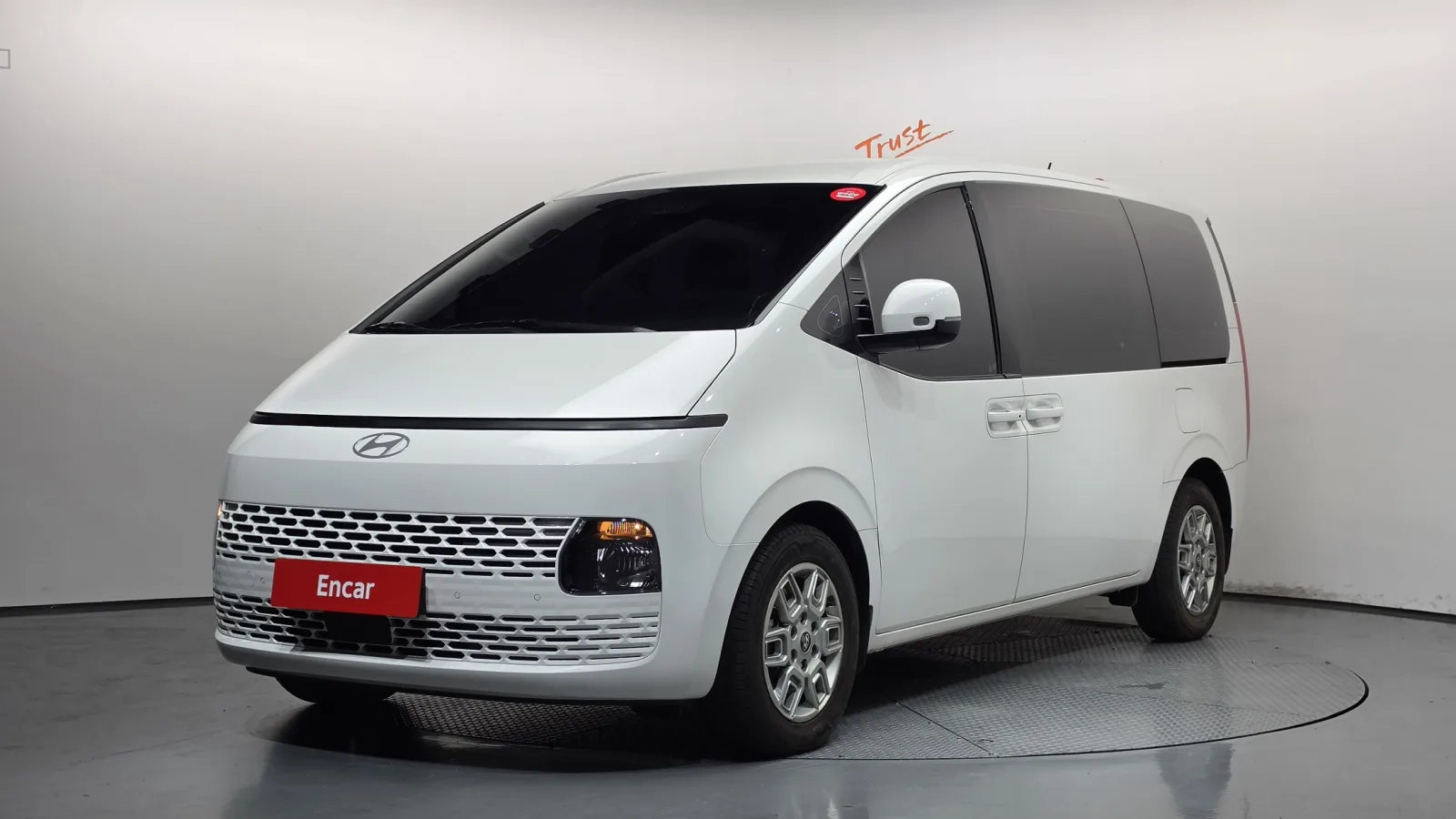 2025 Hyundai Staria