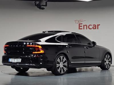 2023 Volvo S90