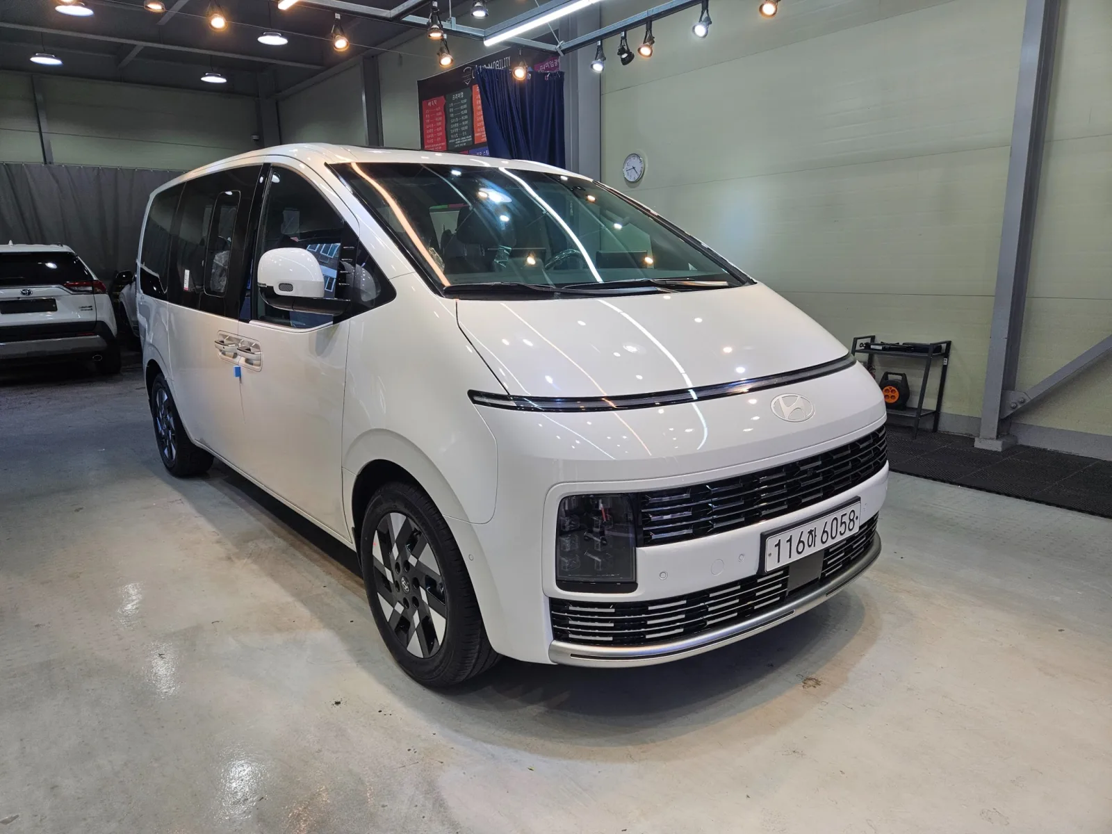 2026 Hyundai Staria