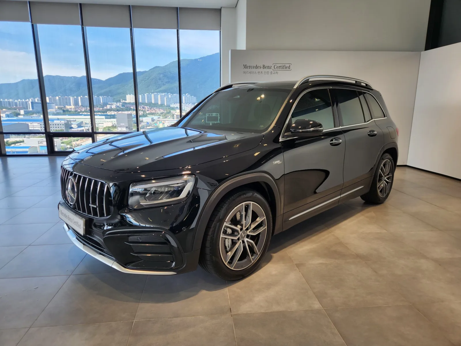2025 Mercedes-Benz GLB-Class