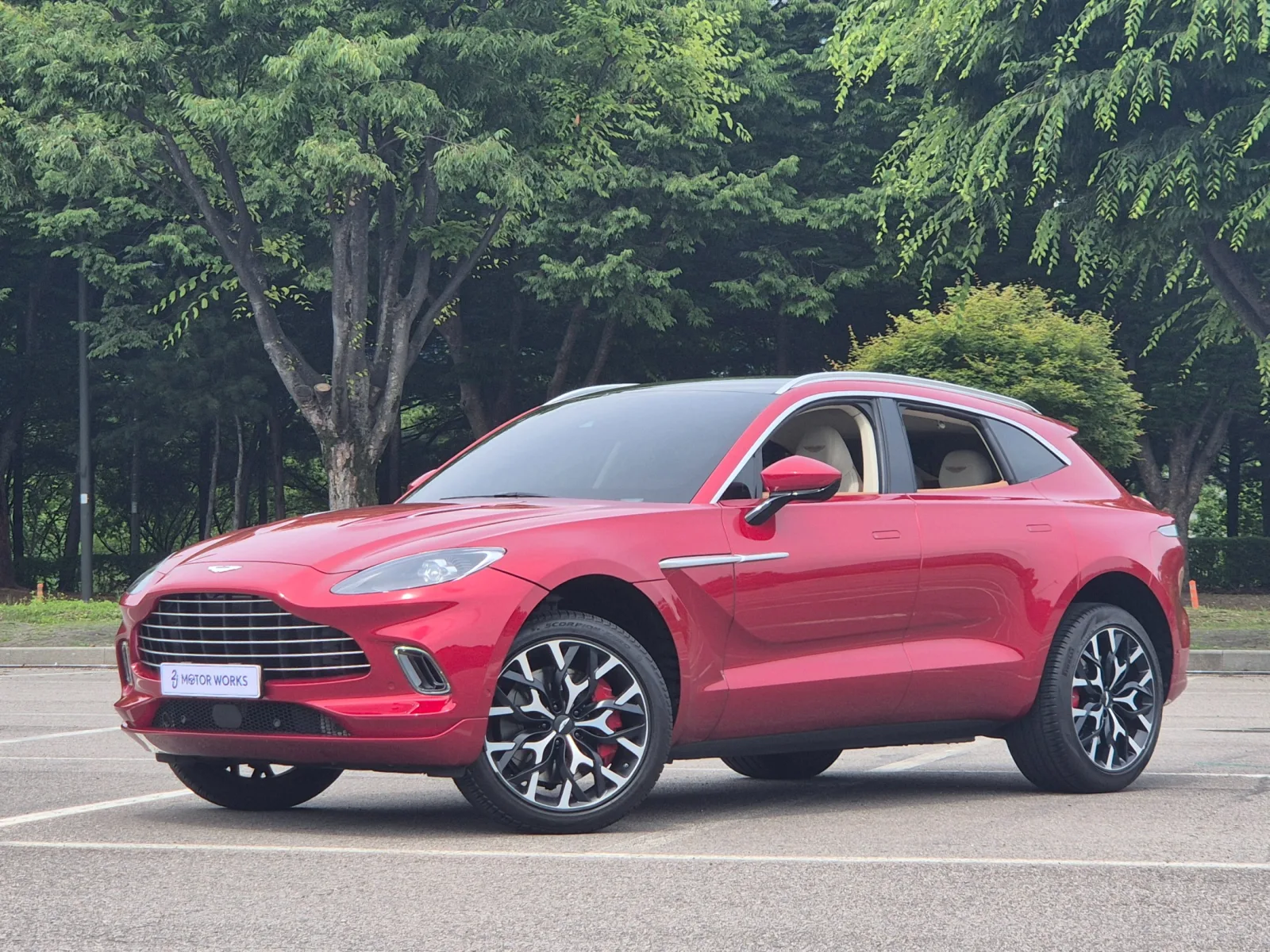 2022 Aston Martin DBX