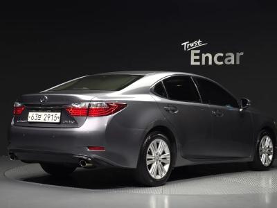 2015 Lexus ES