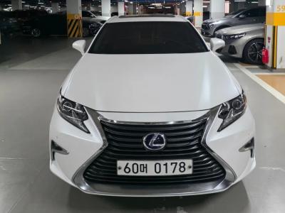 2016 Lexus ES