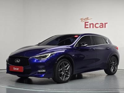 2017 Infiniti Q30
