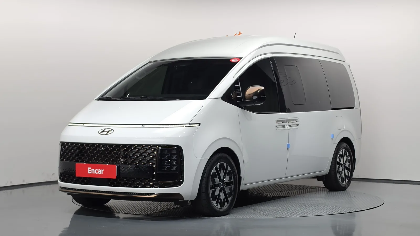 2022 Hyundai Staria