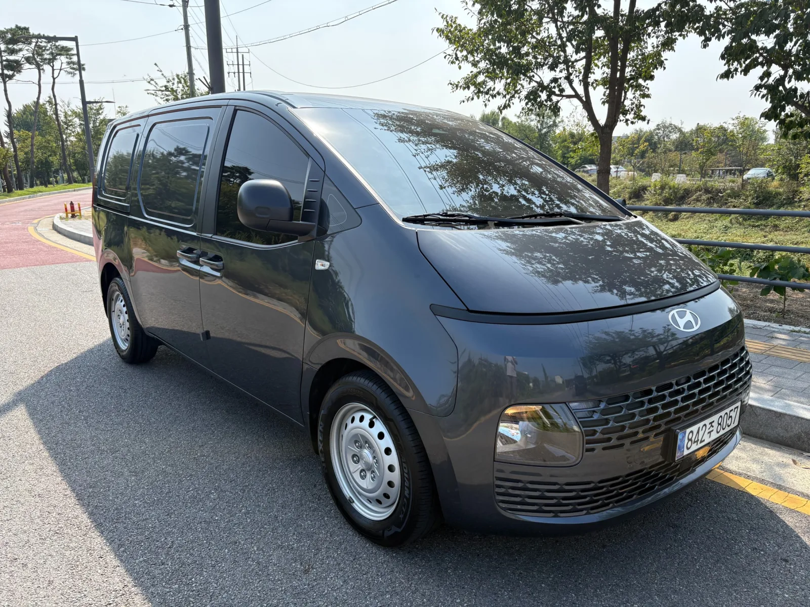 2025 Hyundai Staria