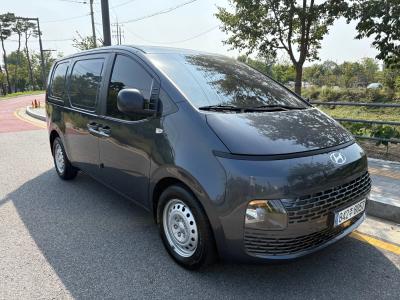 2025 Hyundai Staria