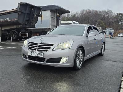 2013 Hyundai Equus