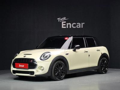 2019 MINI Cooper