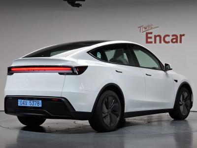 2027 Tesla Model Y