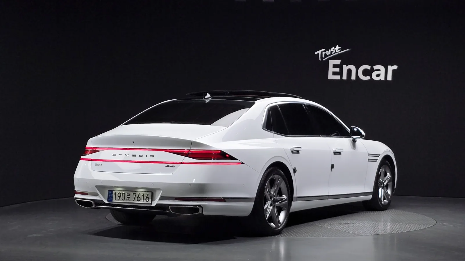 2022 Genesis G90