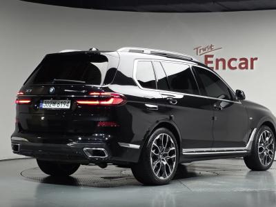2024 BMW X7