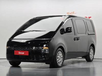 2025 Hyundai Staria