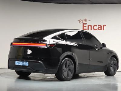 2025 Tesla Model Y
