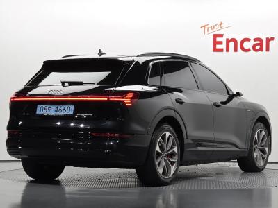 2022 Audi e-tron