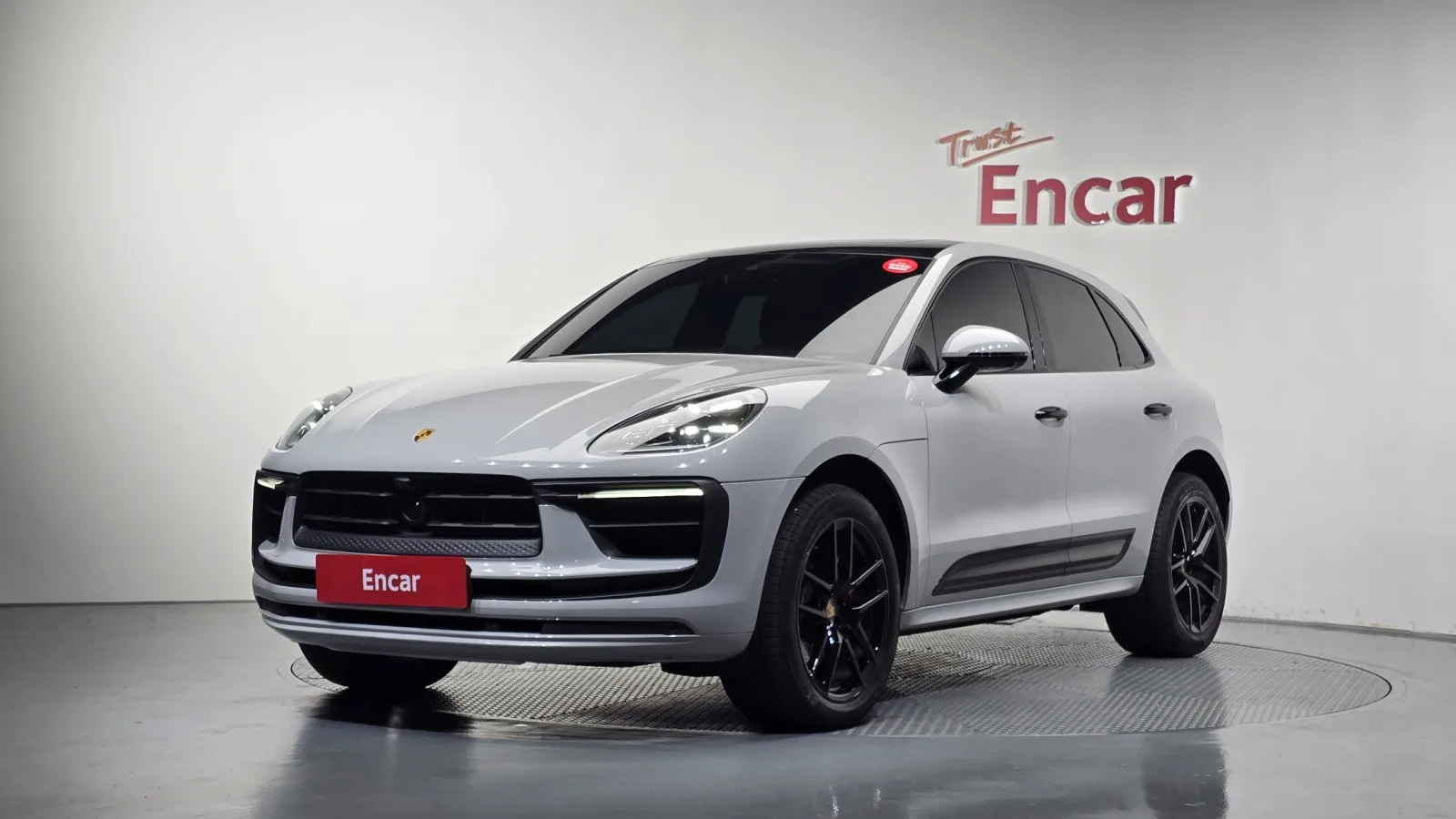 2023 Porsche Macan