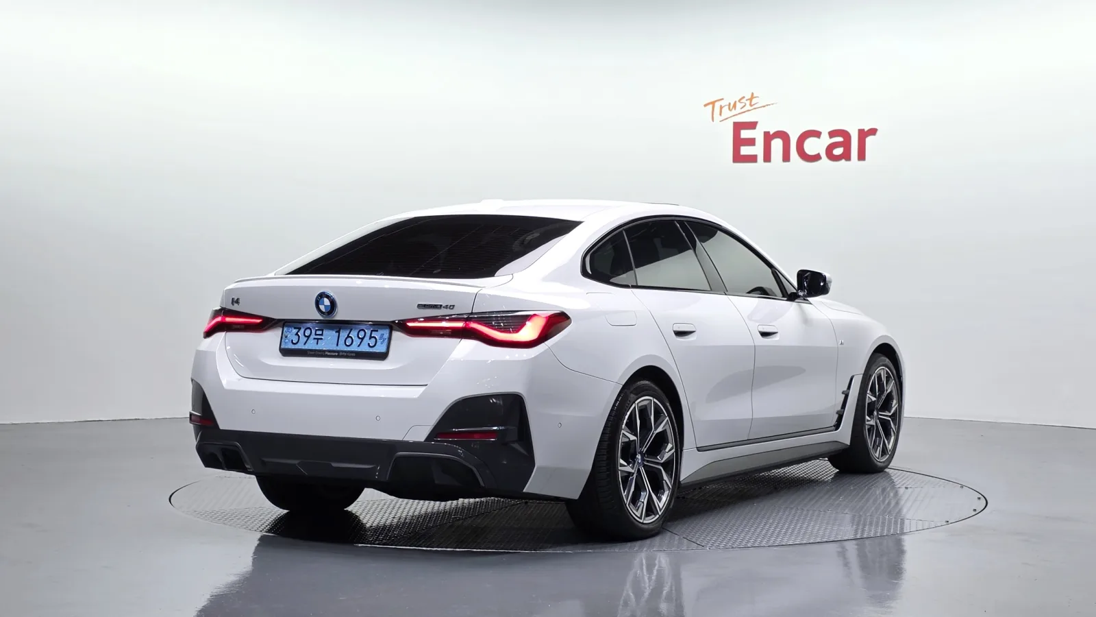 2024 BMW i4