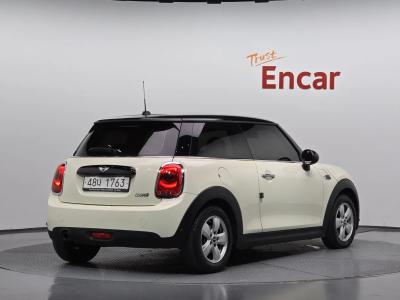 2018 MINI Cooper