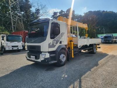 Camion de transport de marchandises Volvo 2017