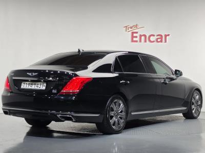 2016 Genesis EQ900