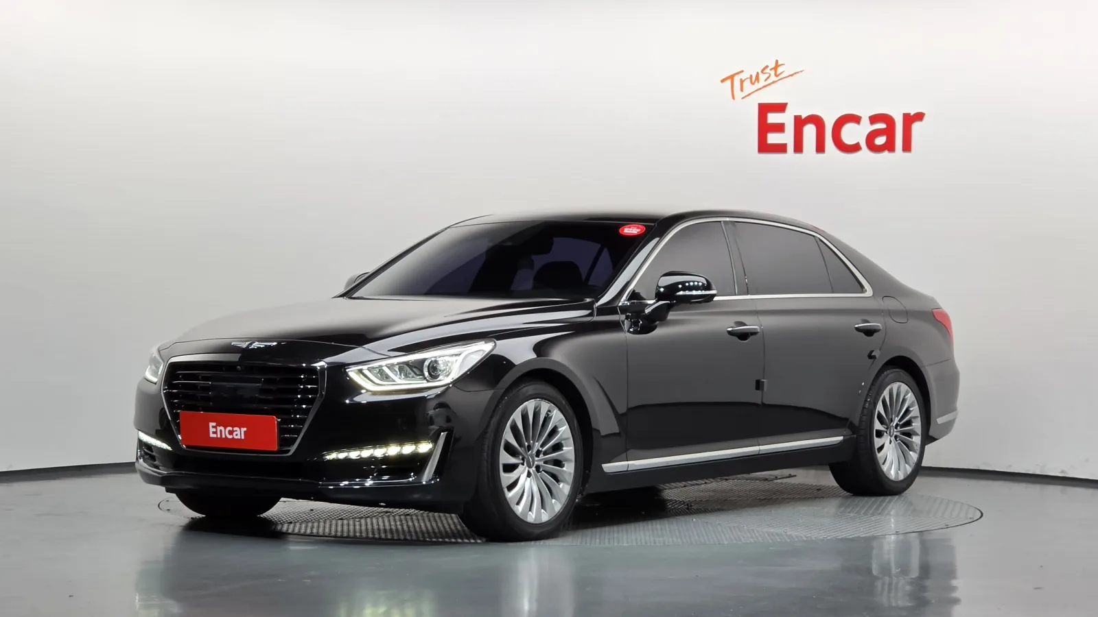2018 Genesis EQ900