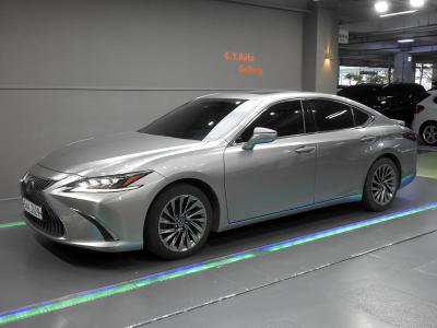2019 Lexus ES