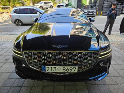 2025 Genesis G80