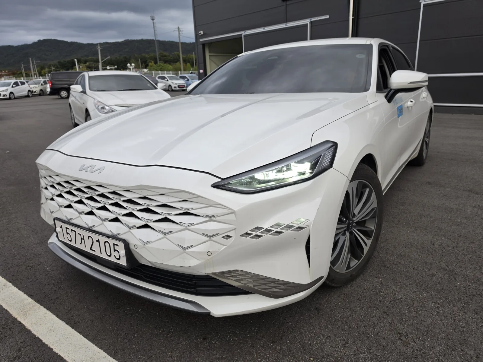 2023 Kia K8