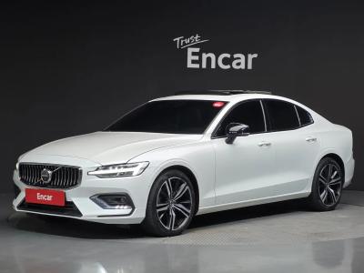 2022 Volvo S60