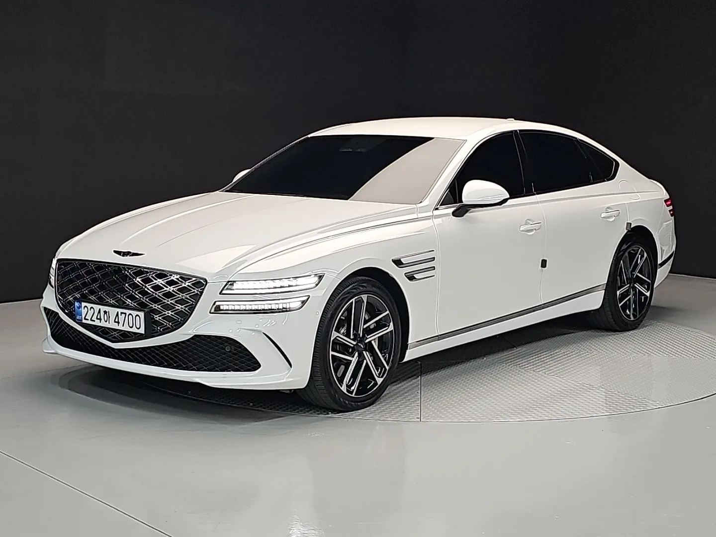 2025 Genesis G80