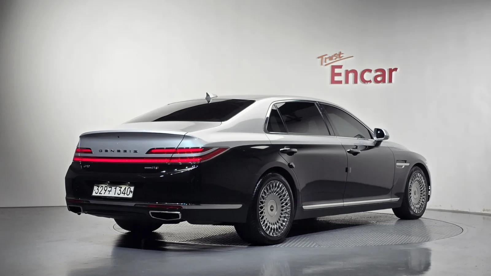 2019 Genesis G90