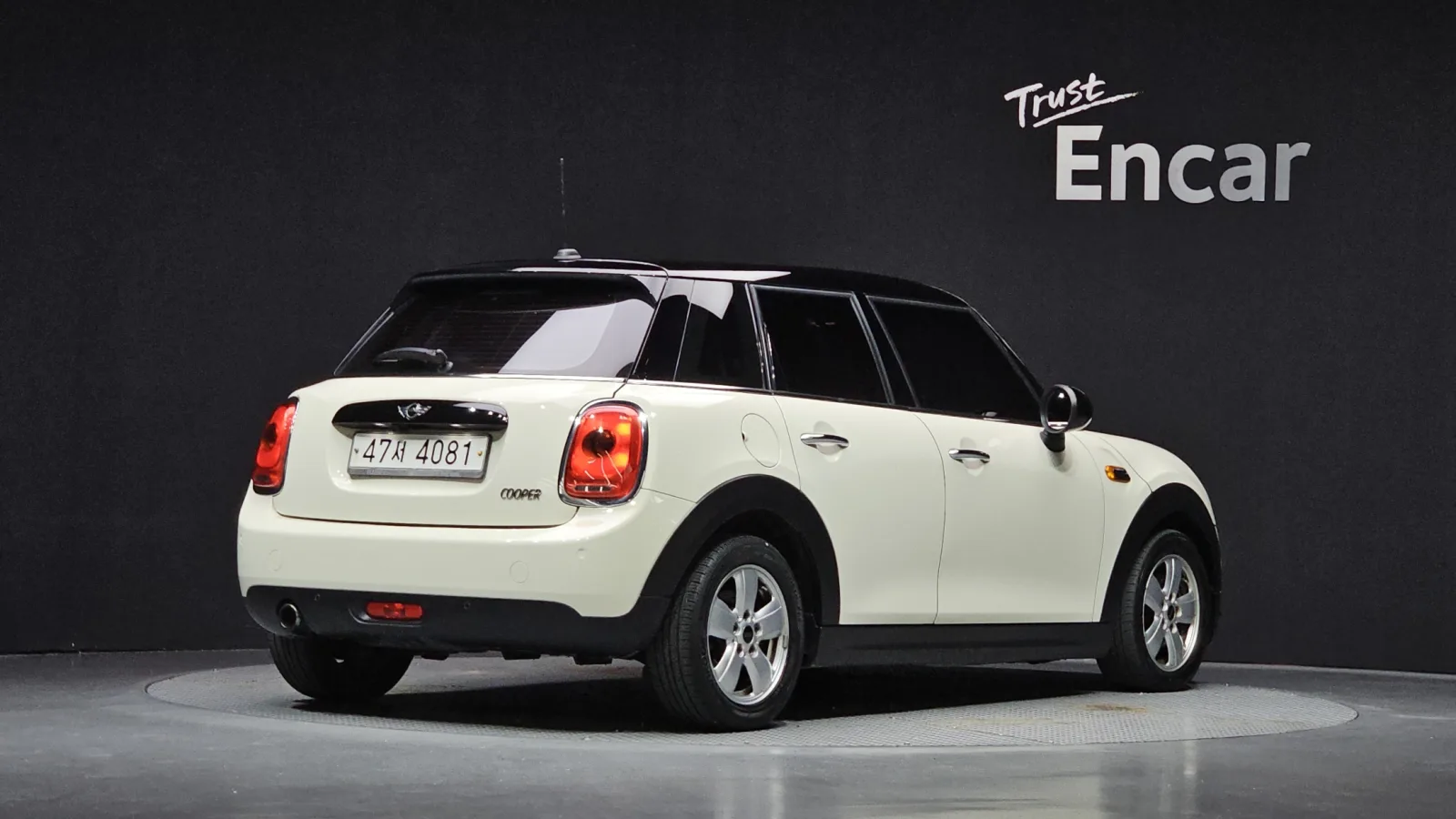 2017 MINI Cooper