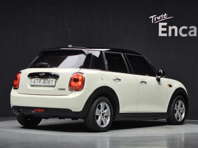 2017 MINI Cooper