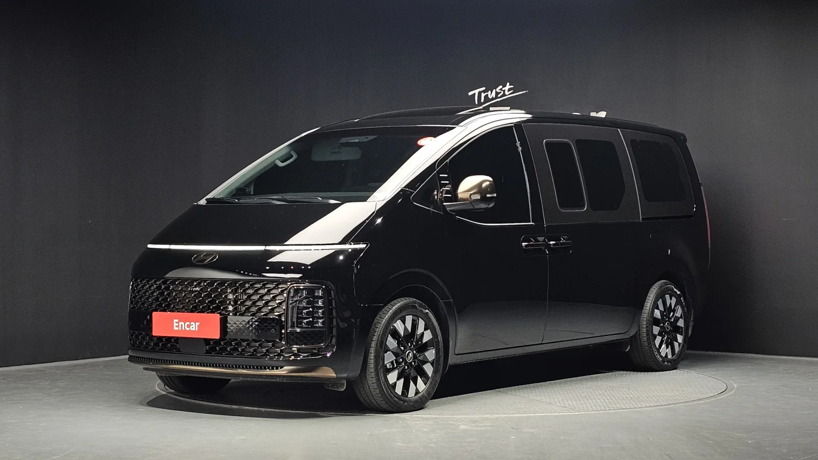 2025 Hyundai Staria
